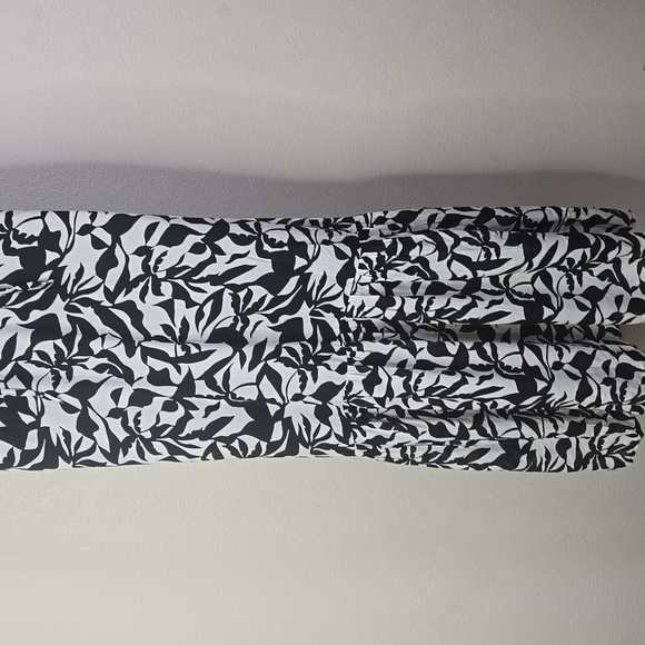 Z Supply Black and White  Cocktail Hour Leaf Patterned Dress Size Small NwT. - Picture 10 of 13